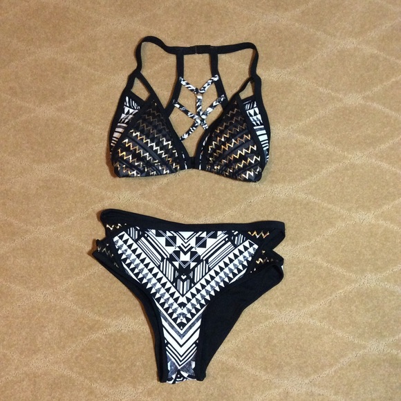 Ashley Graham X S4A NWOT Roaring Bikini Set, 4 - Picture 2 of 9